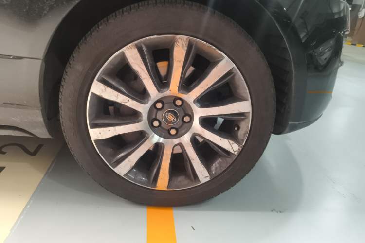 Used Land Rover Range 2016 3.0 SC V6 Vogue Extended Version Exterior 7
