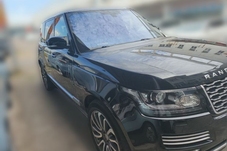 Used Land Rover Range 2016 3.0 TDV6 Hybrid Vogue SE Long-Wheelbase Edition Front Right 45 Deg