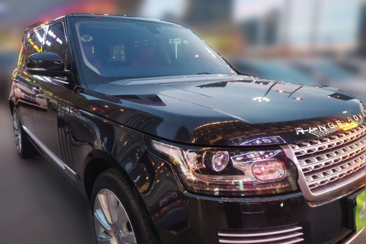 Used Land Rover Range 2016 3.0 SC V6 Vogue SE Long-Wheelbase Edition Front Right 45 Deg