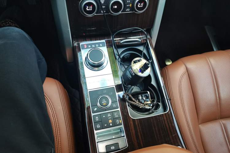 Used Land Rover Range 2016 3.0 SC V6 Vogue SE Long-Wheelbase Edition Gear Lever