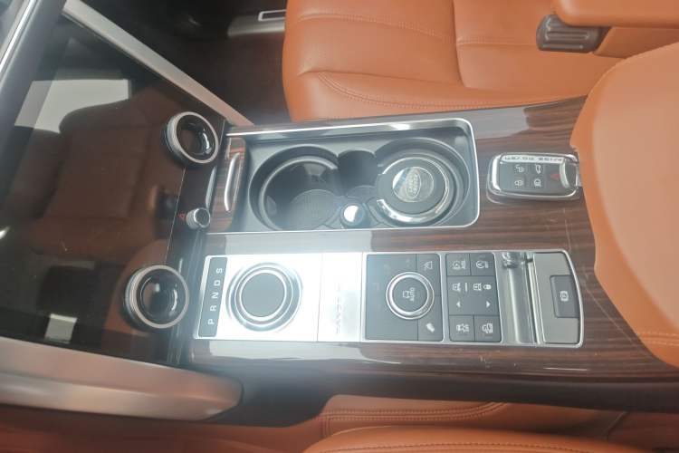 Used Land Rover Range 2016 3.0 SC V6 Vogue SE Long-Wheelbase Edition Gear Lever