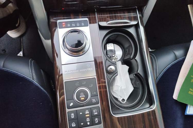 Used Land Rover Range 2016 3.0 SC V6 Vogue SE Prestige Extended-Wheelbase Model Gear Lever