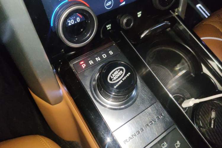 Used Land Rover Range 2016 3.0 SC V6 Vogue Extended Version Gear Lever