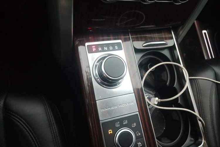 Used Land Rover Range 2016 3.0 SC V6 Vogue Extended Version Gear Lever