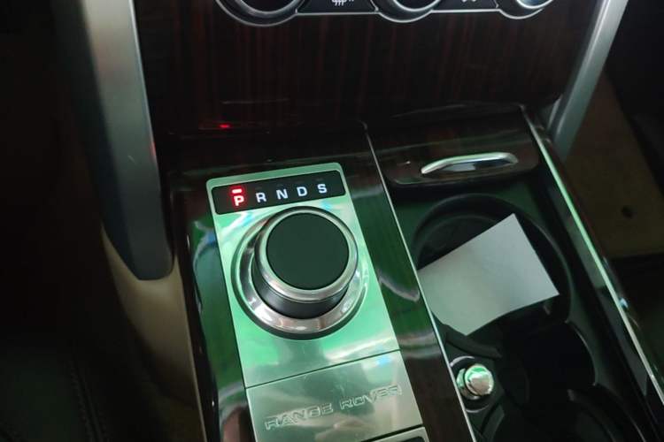 Used Land Rover Range 2016 3.0 SC V6 Vogue Gear Lever