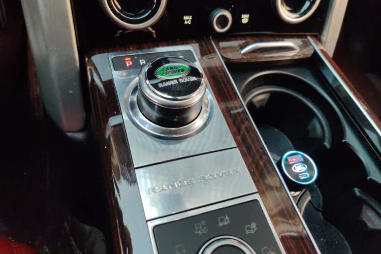 Used Land Rover Range 2016 3.0 SC V6 Vogue Gear Lever
