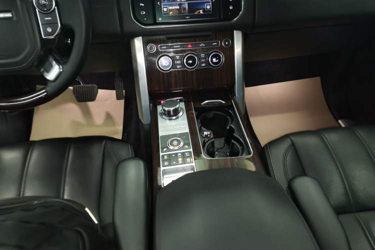 Used Land Rover Range 2016 3.0 SC V6 Vogue SE Long-Wheelbase Edition Gear Lever