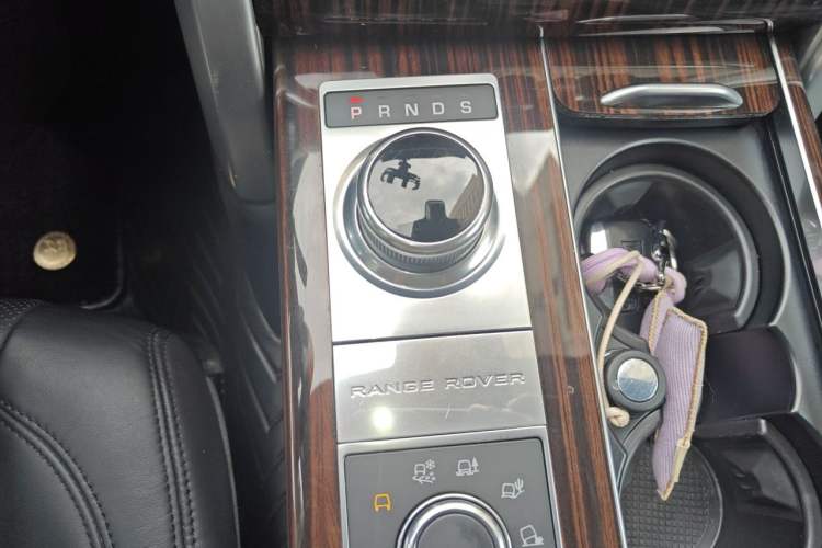 Used Land Rover Range 2016 3.0 SC V6 Vogue Gear Lever