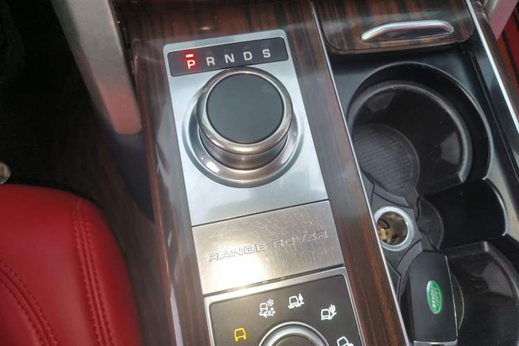 Used Land Rover Range 2016 3.0 SC V6 Vogue Extended Version Gear Lever