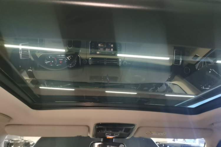 Used Land Rover Range 2016 3.0 SC V6 Vogue SE Long-Wheelbase Edition Headliner