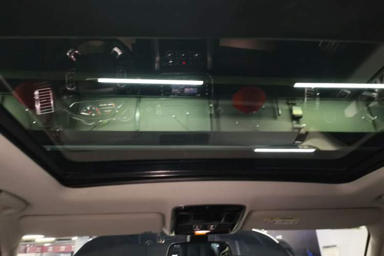 Used Land Rover Range 2016 3.0 SC V6 Vogue SE Long-Wheelbase Edition Headliner