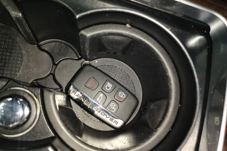 Used Land Rover Range 2016 3.0 SC V6 Vogue SE Long-Wheelbase Edition Interior 1