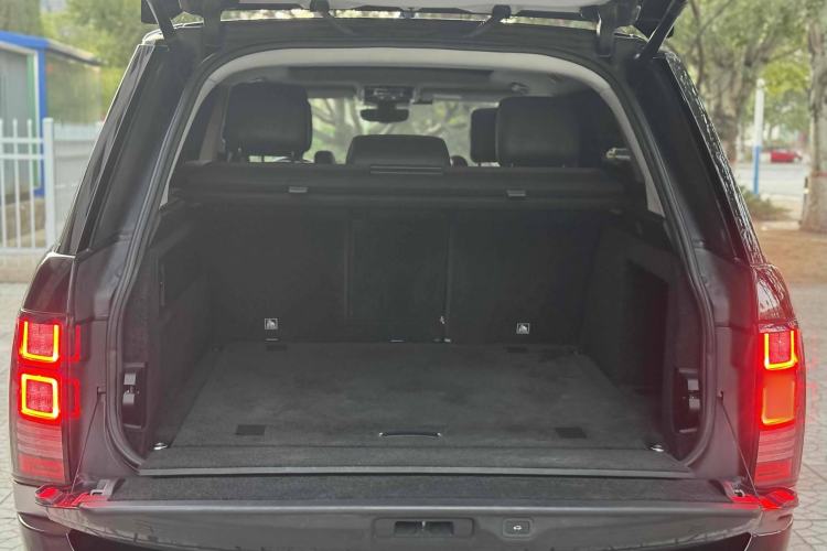 Used Land Rover Range 2016 3.0 SC V6 Vogue Extended Version Interior 13