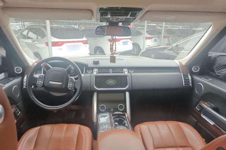 Used Land Rover Range 2016 3.0 SC V6 Vogue SE Long-Wheelbase Edition Interior 2