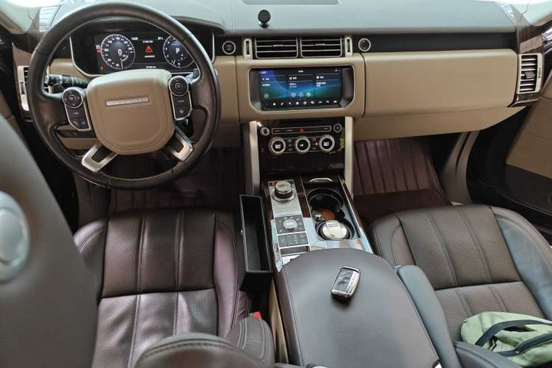 Used Land Rover Range 2016 3.0 SC V6 Vogue Extended Version Interior 2