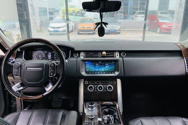 Used Land Rover Range 2016 3.0 SC V6 Vogue Interior 2