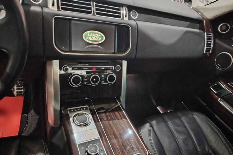 Used Land Rover Range 2016 3.0 SC V6 Vogue SE Prestige Extended-Wheelbase Model Interior 3