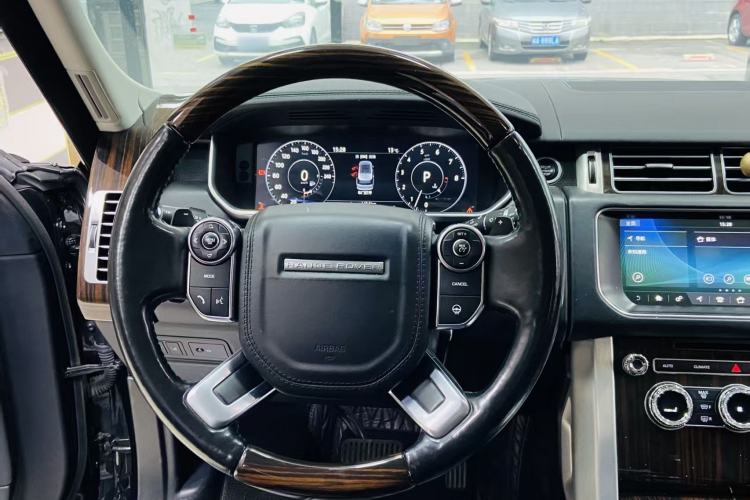 Used Land Rover Range 2016 3.0 SC V6 Vogue Interior 3
