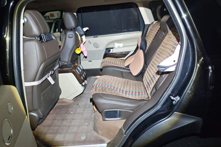 Used Land Rover Range 2016 3.0 SC V6 Vogue SE Long-Wheelbase Edition Interior 4