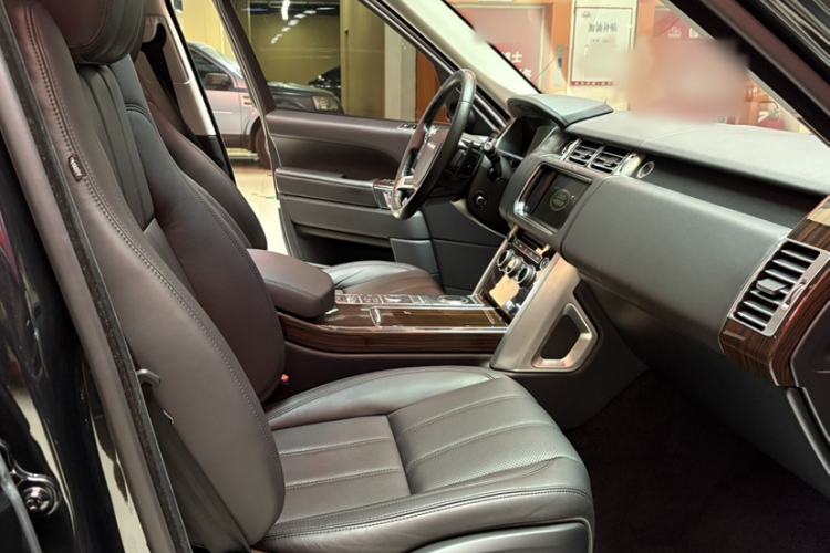 Used Land Rover Range 2016 3.0 SC V6 Vogue Interior 4