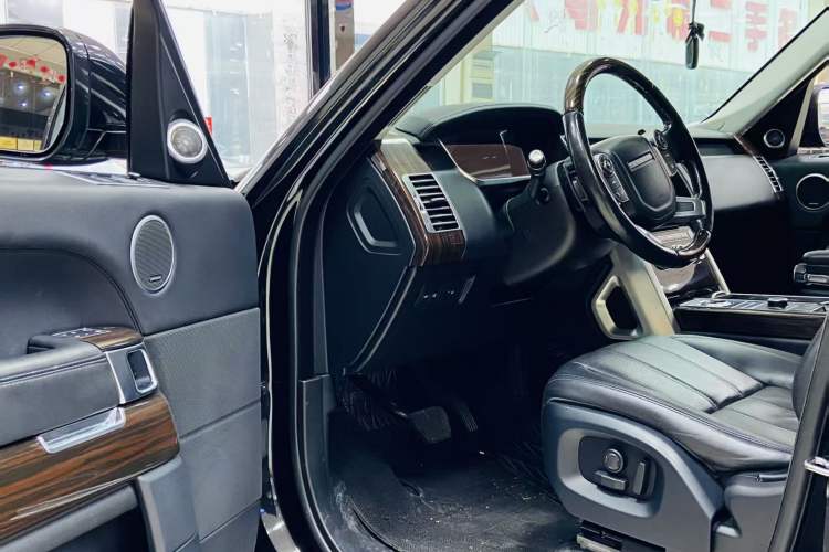 Used Land Rover Range 2016 3.0 SC V6 Vogue Interior 4