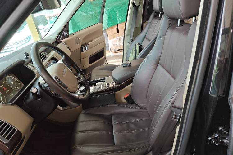 Used Land Rover Range 2016 3.0 SC V6 Vogue Extended Version Left Front Seat