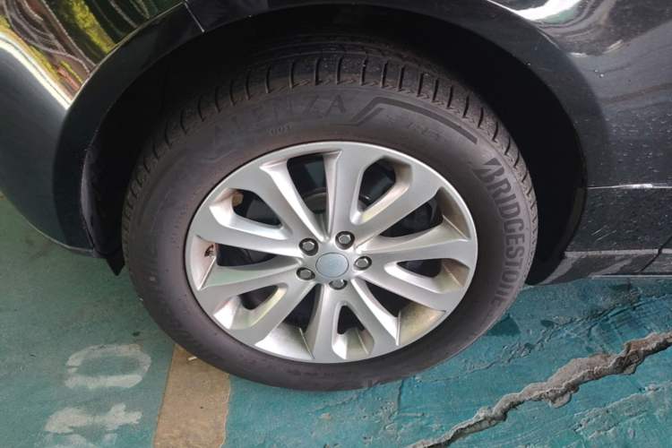 Used Land Rover Range 2016 3.0 SC V6 Vogue Left Front Wheel Hub