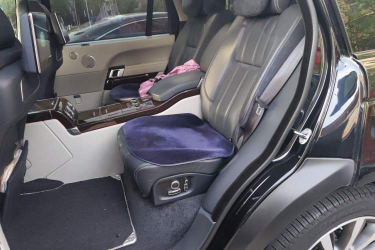Used Land Rover Range 2016 3.0 SC V6 Vogue SE Prestige Extended-Wheelbase Model Left Rear Seat