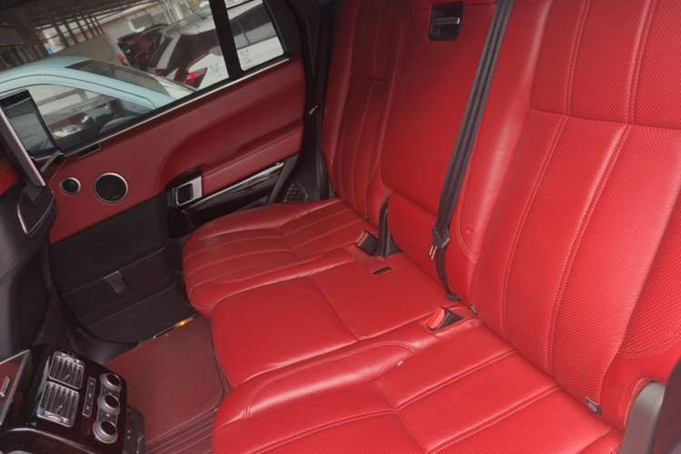 Used Land Rover Range 2016 3.0 TDV6 Hybrid Vogue SE Long-Wheelbase Edition Left Rear Seat
