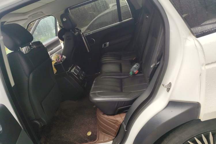 Used Land Rover Range 2016 3.0 SC V6 Vogue Extended Version Left Rear Seat