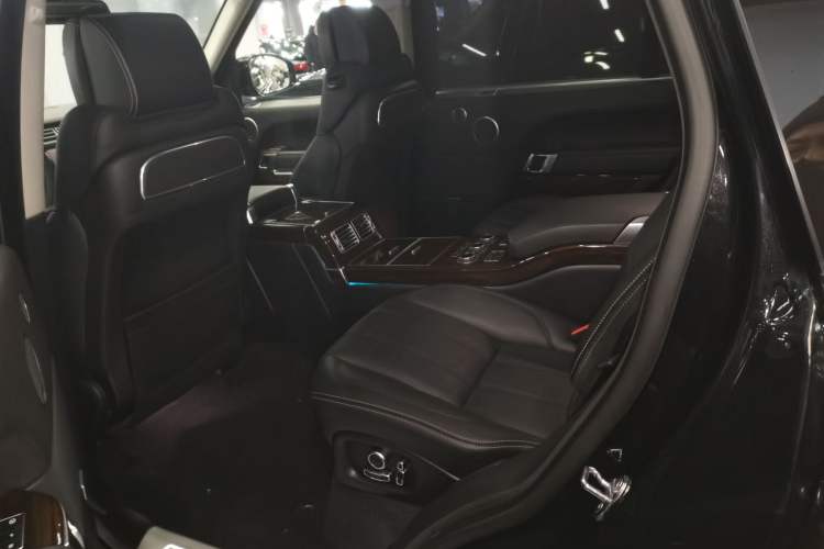 Used Land Rover Range 2016 3.0 SC V6 Vogue SE Long-Wheelbase Edition Left Rear Seat