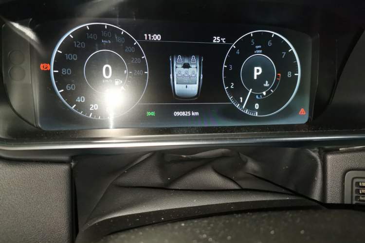 Used Land Rover Range  Odometer Close Up