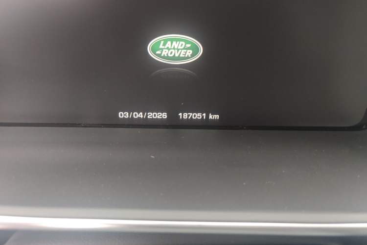 Used Land Rover Range 2016 3.0 SC V6 Vogue SE Long-Wheelbase Edition Odometer Close Up