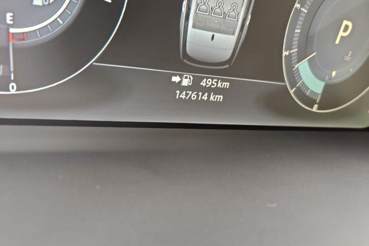 Used Land Rover Range  Odometer Close Up