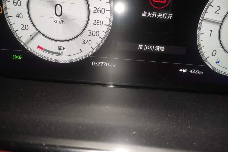 Used Land Rover Range  Odometer Close Up