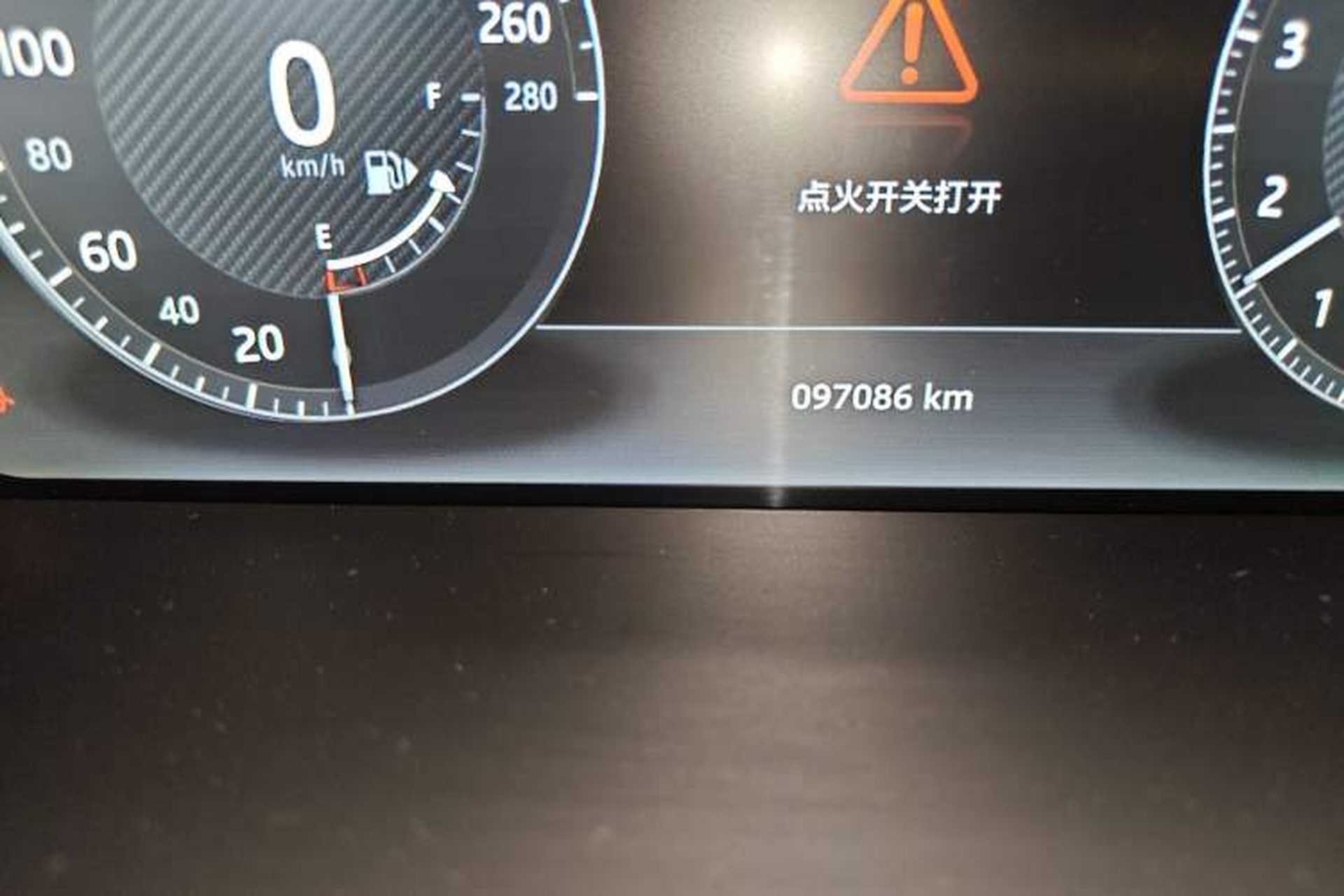 Used Land Rover Range 2016 3.0 SC V6 Vogue Extended Version Odometer Close Up