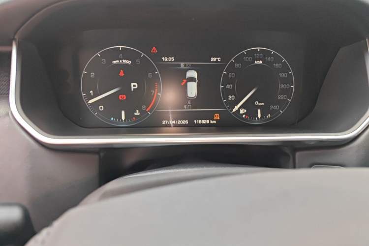 Used Land Rover Range 2016 3.0 SC V6 Vogue Extended Version Odometer Close Up