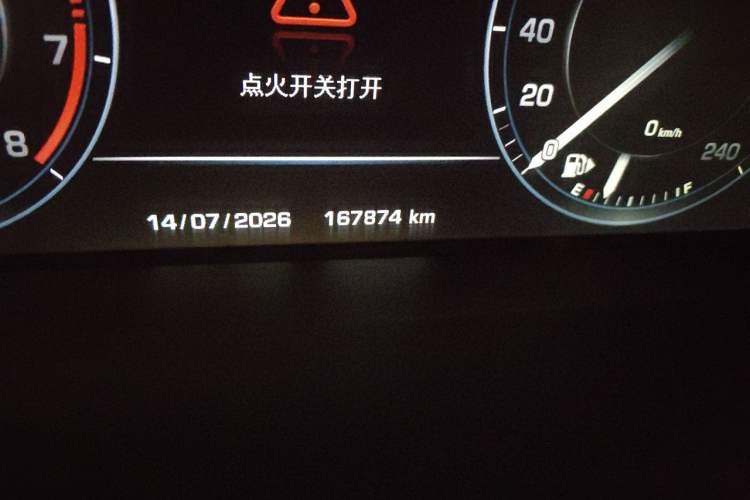 Used Land Rover Range 2016 3.0 SC V6 Vogue SE Long-Wheelbase Edition Odometer Close Up