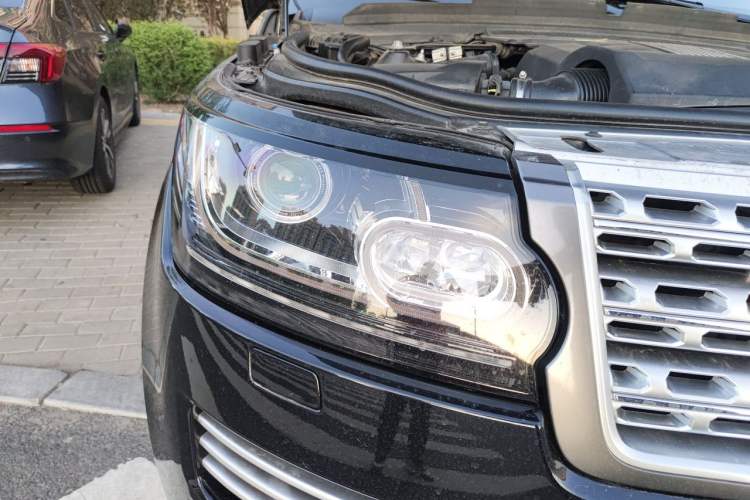 Used Land Rover Range 2016 3.0 SC V6 Vogue SE Prestige Extended-Wheelbase Model Right Front Headlight