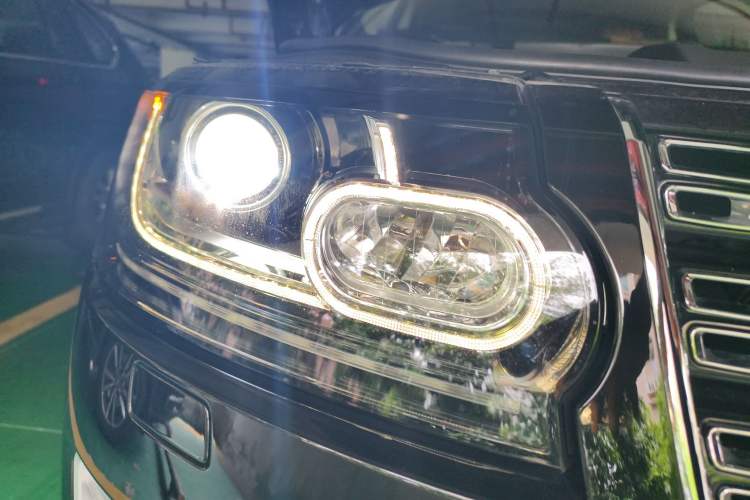 Used Land Rover Range 2016 3.0 SC V6 Vogue SE Long-Wheelbase Edition Right Front Headlight