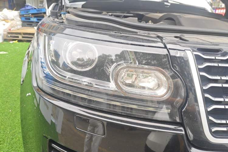 Used Land Rover Range 2016 3.0 SC V6 Vogue Extended Version Right Front Headlight