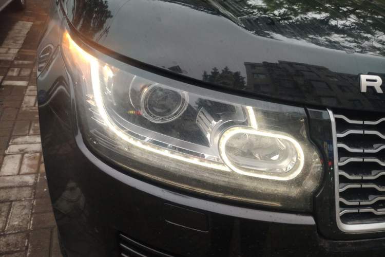 Used Land Rover Range 2016 3.0 SC V6 Vogue Extended Version Right Front Headlight