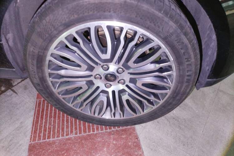 Used Land Rover Range 2016 3.0 SC V6 Vogue Right Front Wheel Hub