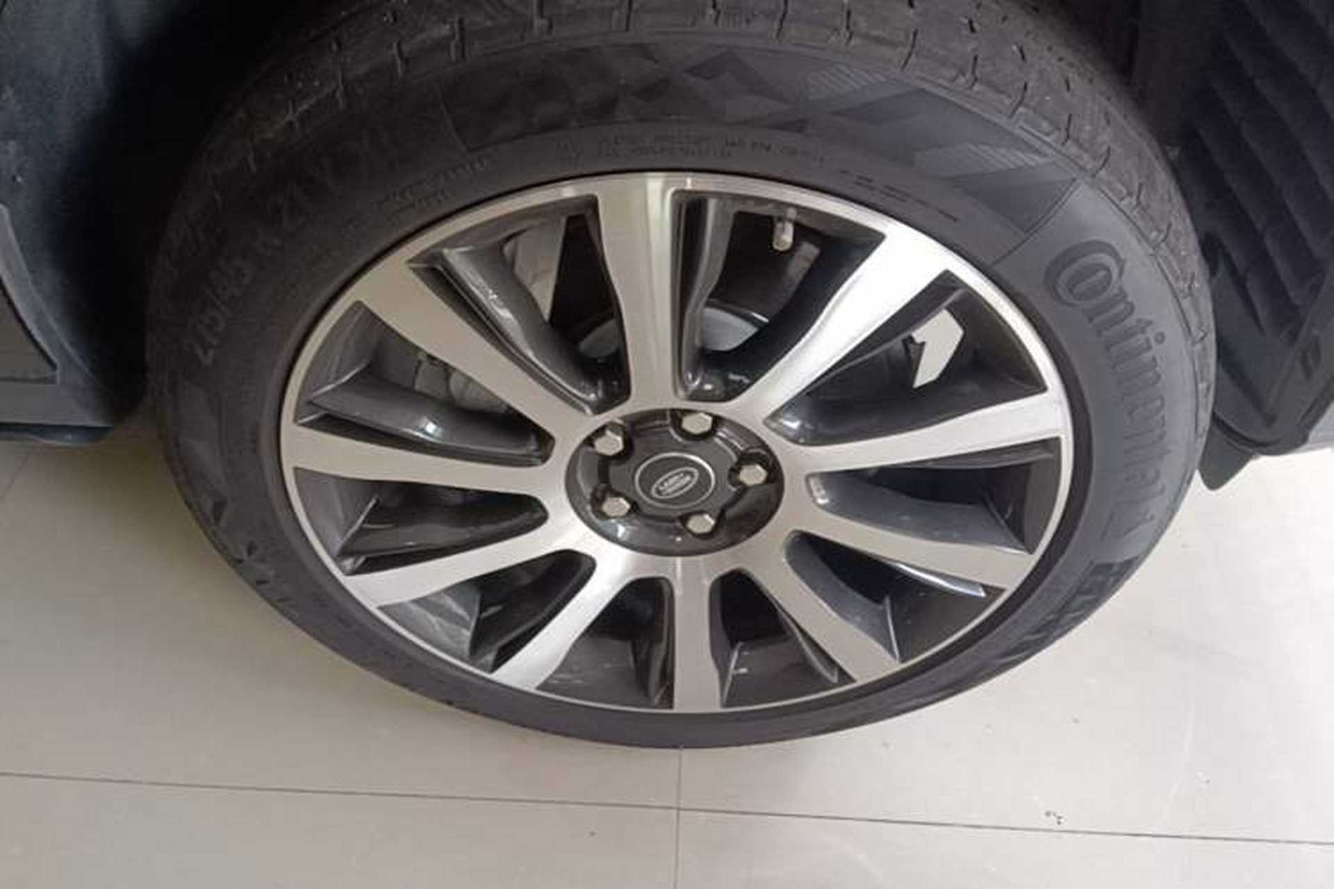Used Land Rover Range  Right Front Wheel Hub