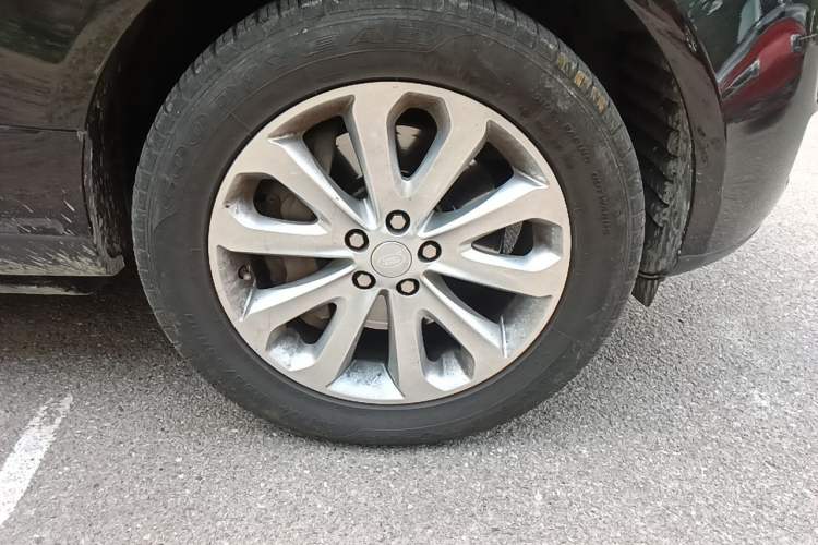 Used Land Rover Range 2016 3.0 SC V6 Vogue Extended Version Right Front Wheel Hub