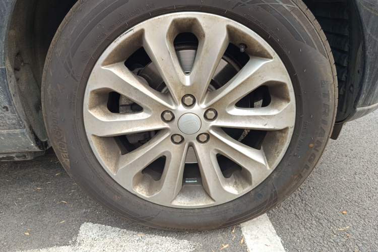 Used Land Rover Range 2016 3.0 SC V6 Vogue Extended Version Right Front Wheel Hub