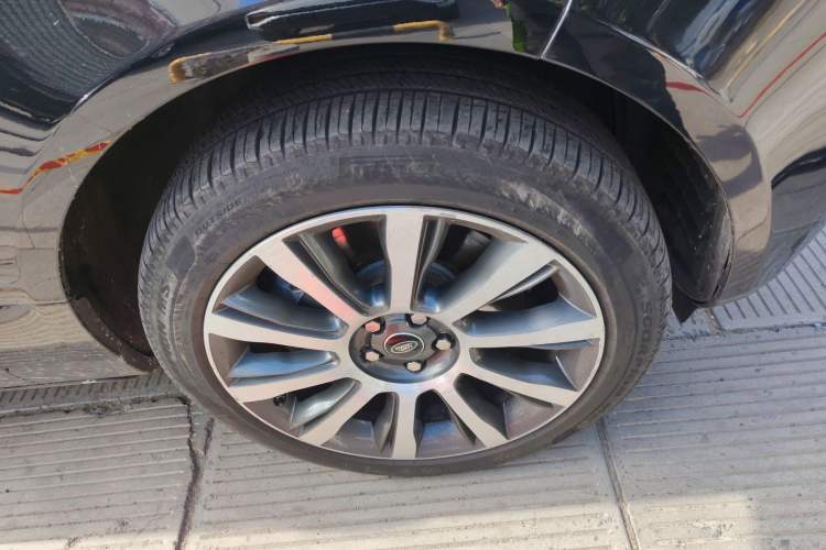 Used Land Rover Range 2016 3.0 SC V6 Vogue SE Long-Wheelbase Edition Right Front Wheel Hub
