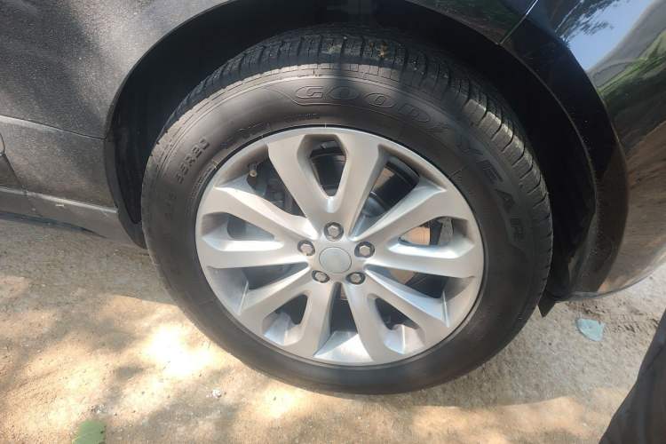 Used Land Rover Range 2016 3.0 SC V6 Vogue Right Front Wheel Hub