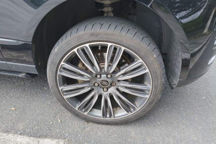 Used Land Rover Range  Right Front Wheel Hub