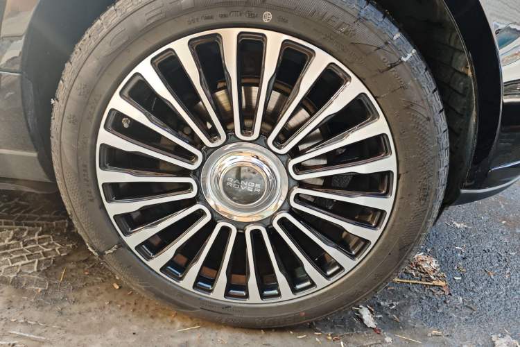 Used Land Rover Range 2016 3.0 SC V6 Vogue Right Front Wheel Hub